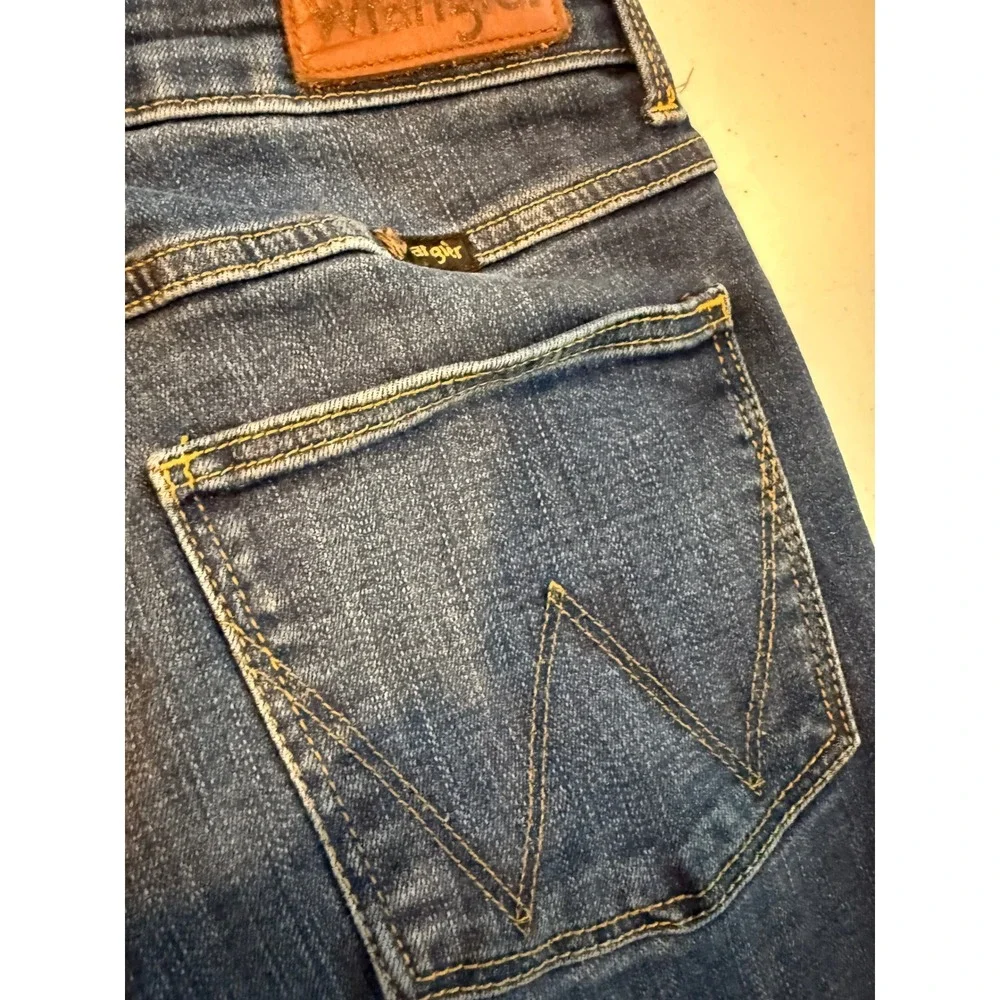 Wrangler Womens High Rise True Straight Jeans Dark Wash Denim 6x32 10MT1STST